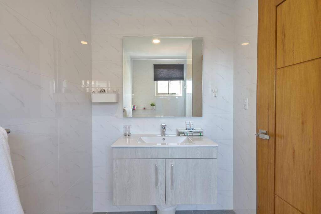 Escape Apartments, Balcony, Pool & Gym In La Julia Santo Domingo Exteriör bild