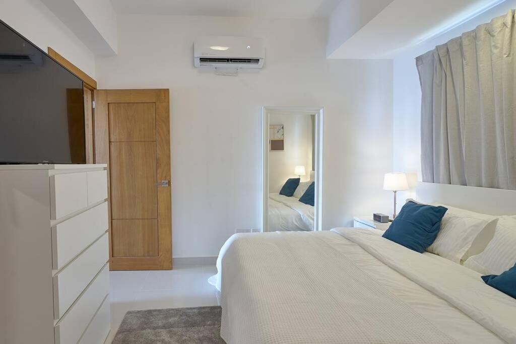 Escape Apartments, Balcony, Pool & Gym In La Julia Santo Domingo Exteriör bild