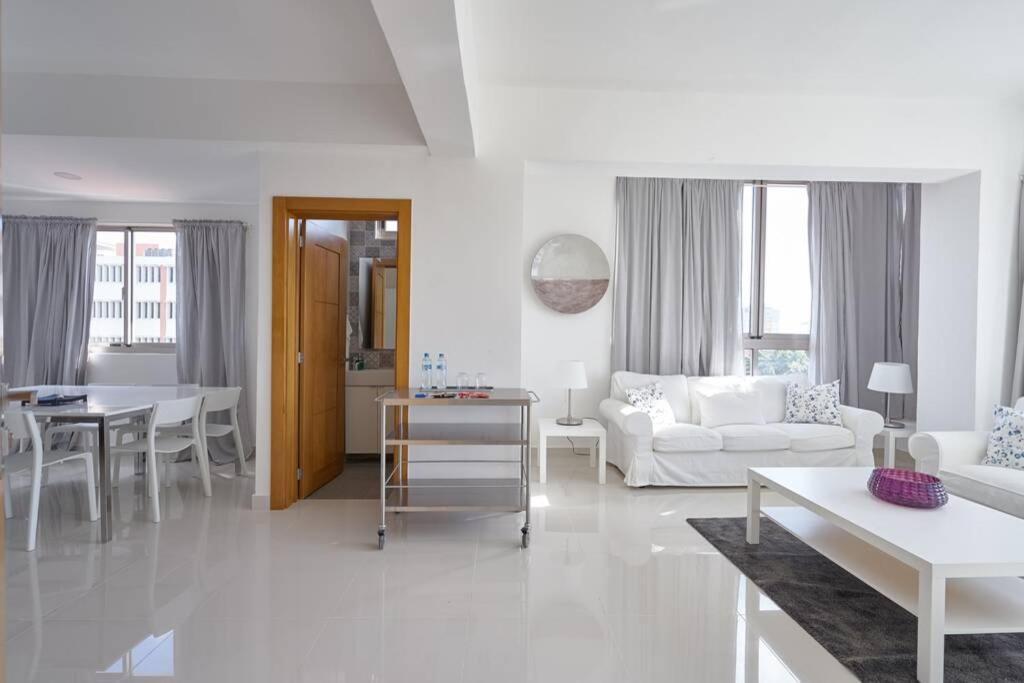 Escape Apartments, Balcony, Pool & Gym In La Julia Santo Domingo Exteriör bild