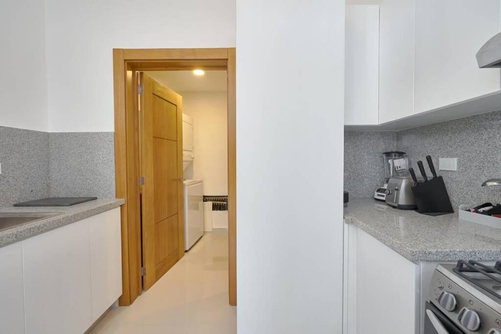 Escape Apartments, Balcony, Pool & Gym In La Julia Santo Domingo Exteriör bild