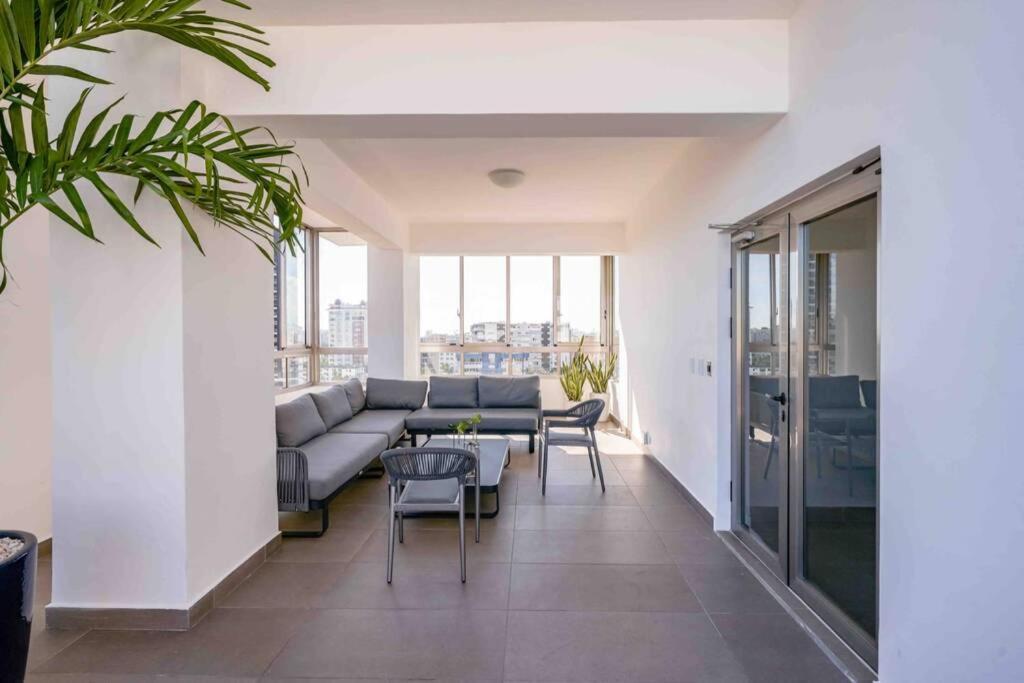Escape Apartments, Balcony, Pool & Gym In La Julia Santo Domingo Exteriör bild