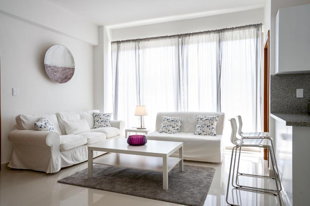 Escape Apartments, Balcony, Pool & Gym In La Julia Santo Domingo Exteriör bild